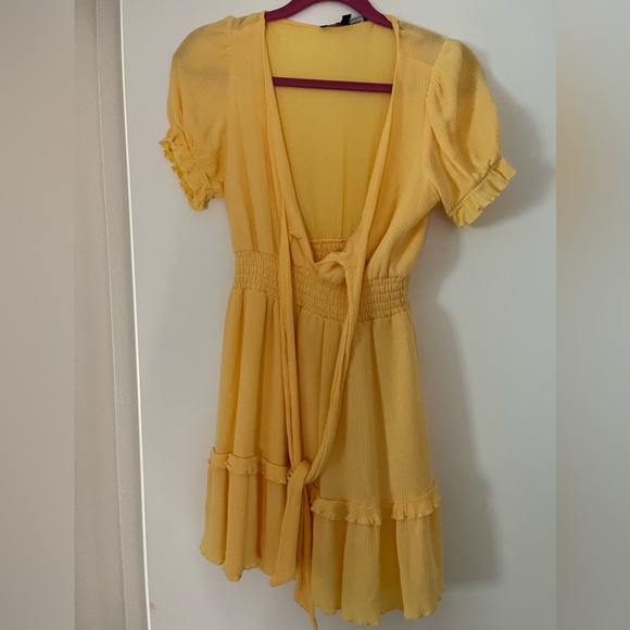 Yellow Dress - Picture 1 of 2